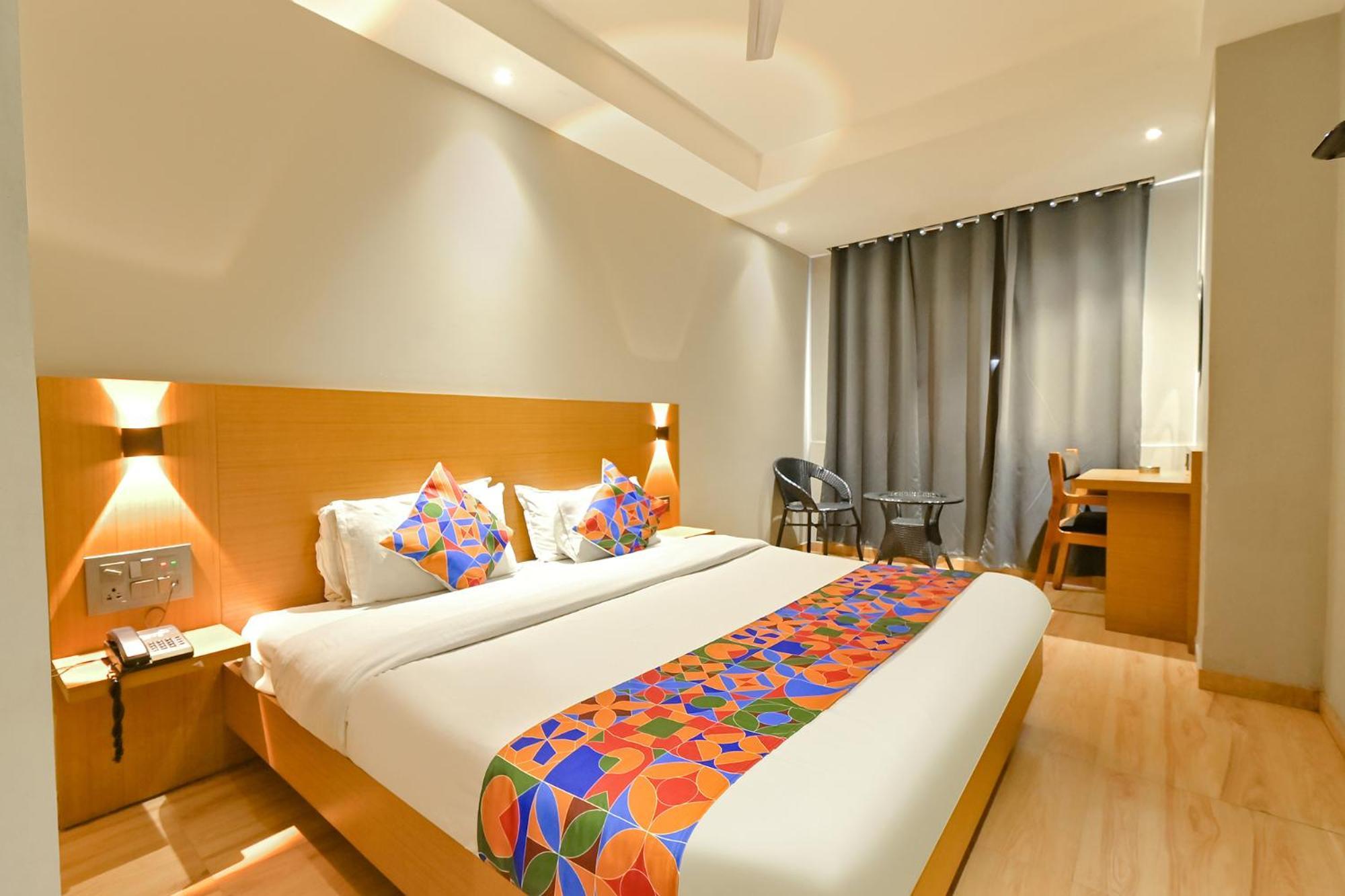 Fabhotel Penthouse - A K Dev Road Guwahati Exterior foto
